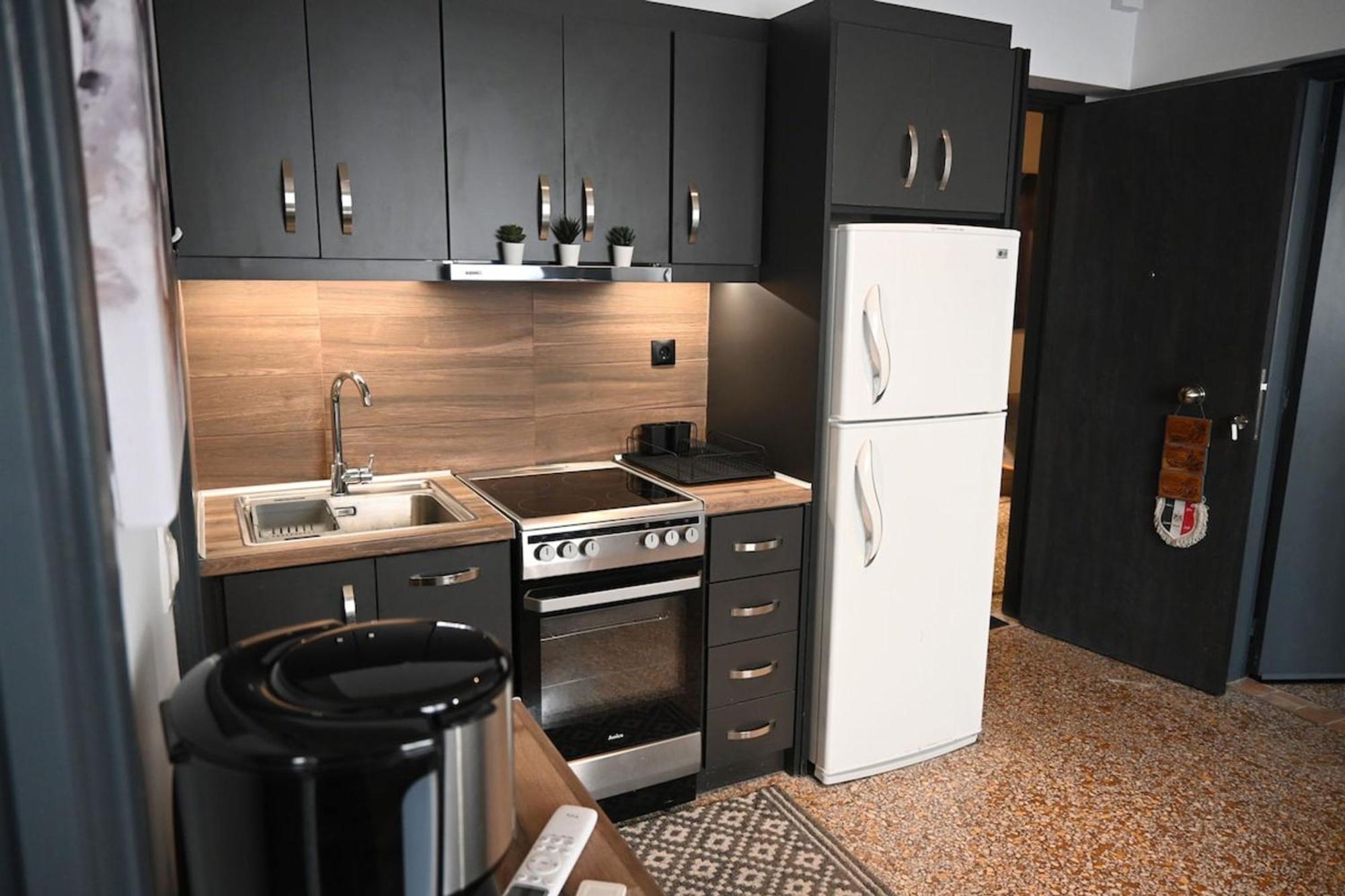 Haris 303 Apartment By Vpn Accomodation เอเธนส์ ภายนอก รูปภาพ